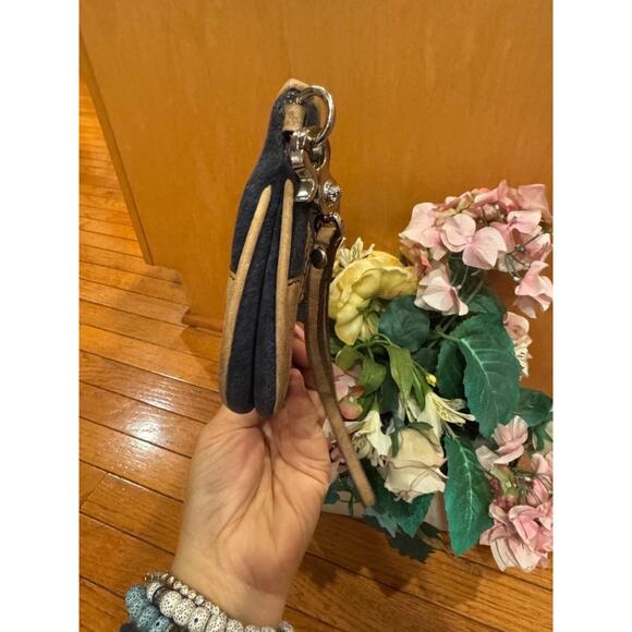 vintage Juicy Couture velour y2k wristlet (600 - Picture 5 of 8